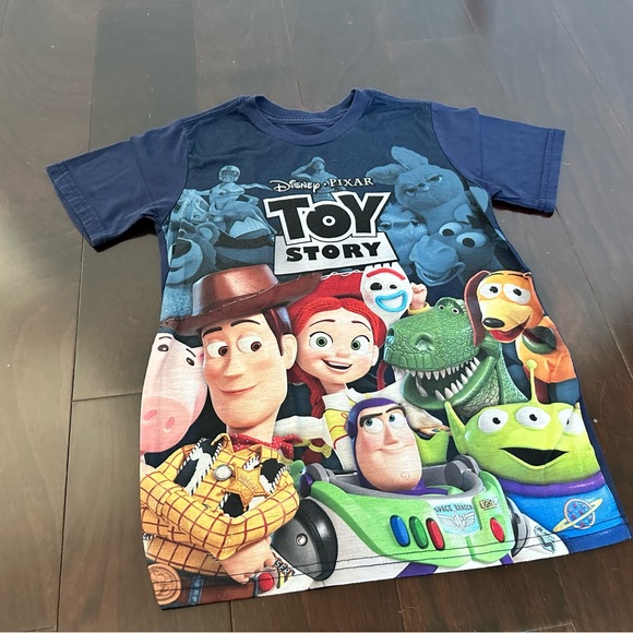 Disney Toy Story tee with entire group, size 7/8 - Picture 2 of 4
